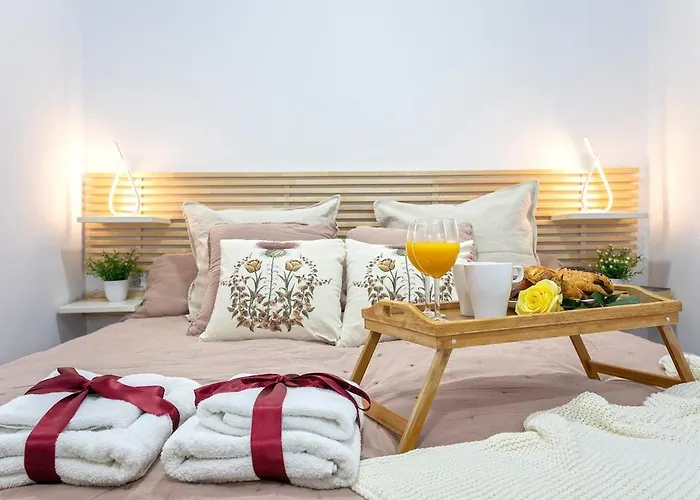 -Malagasunapts- Fashion Historical City Centre